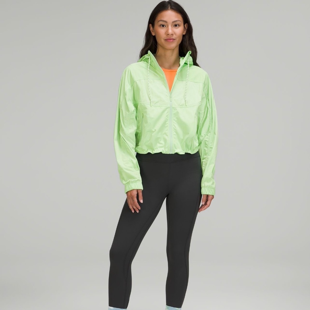 Lightweight cropped jacket